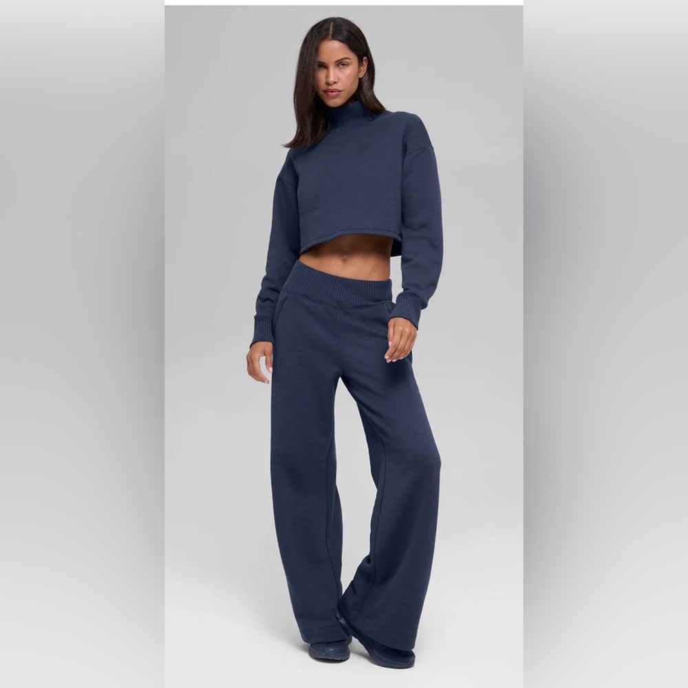 ALO Yoga Navy Cropped Mock Neck Sweatshirt